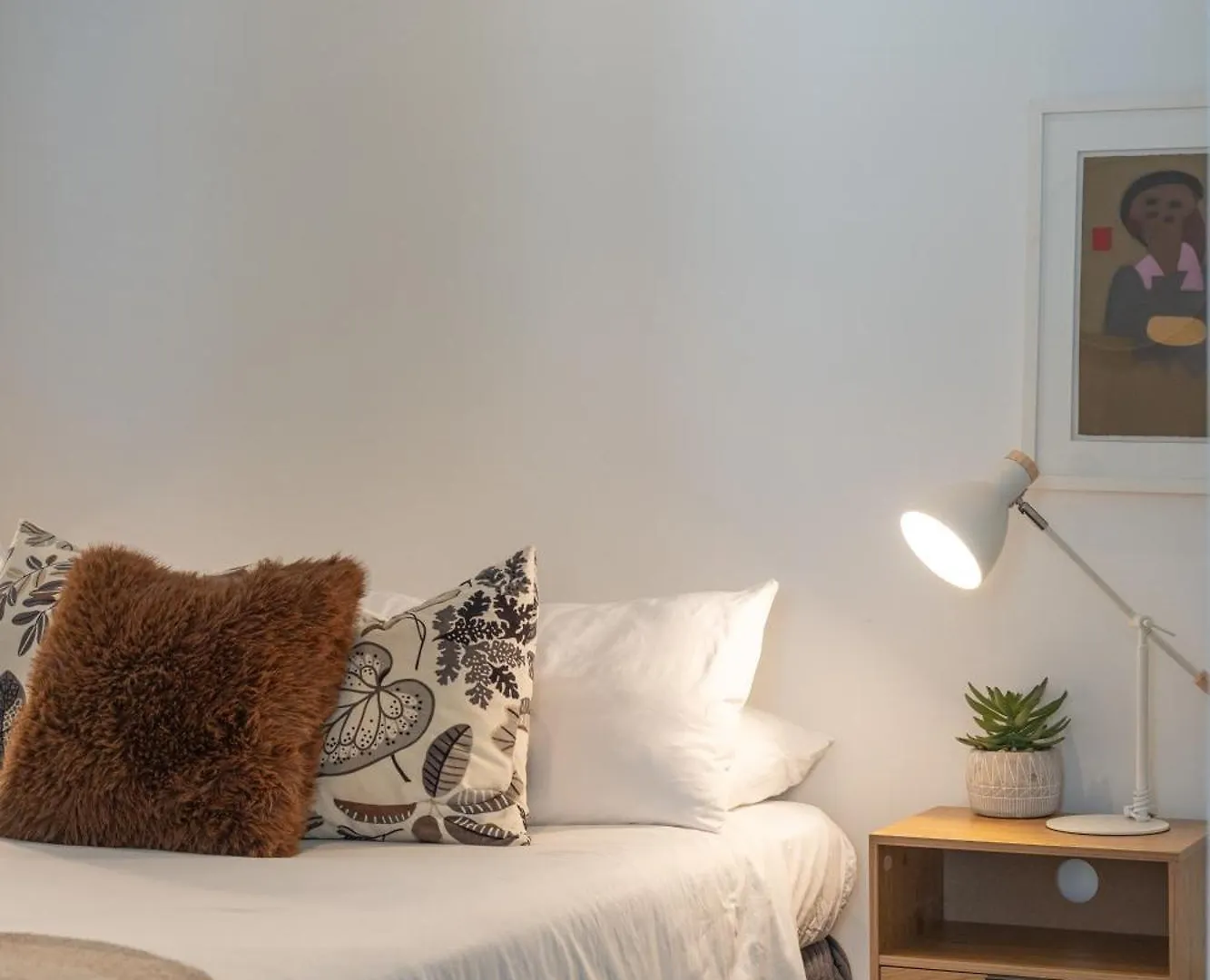 Artful Escape On York - 2X Carpark, Wifi, East End Apartment Adelaide