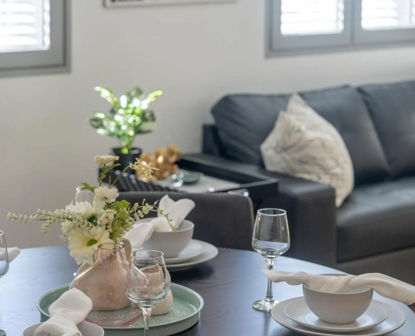 Artful Escape On York - 2X Carpark, Wifi, East End Apartment Adelaide Australia