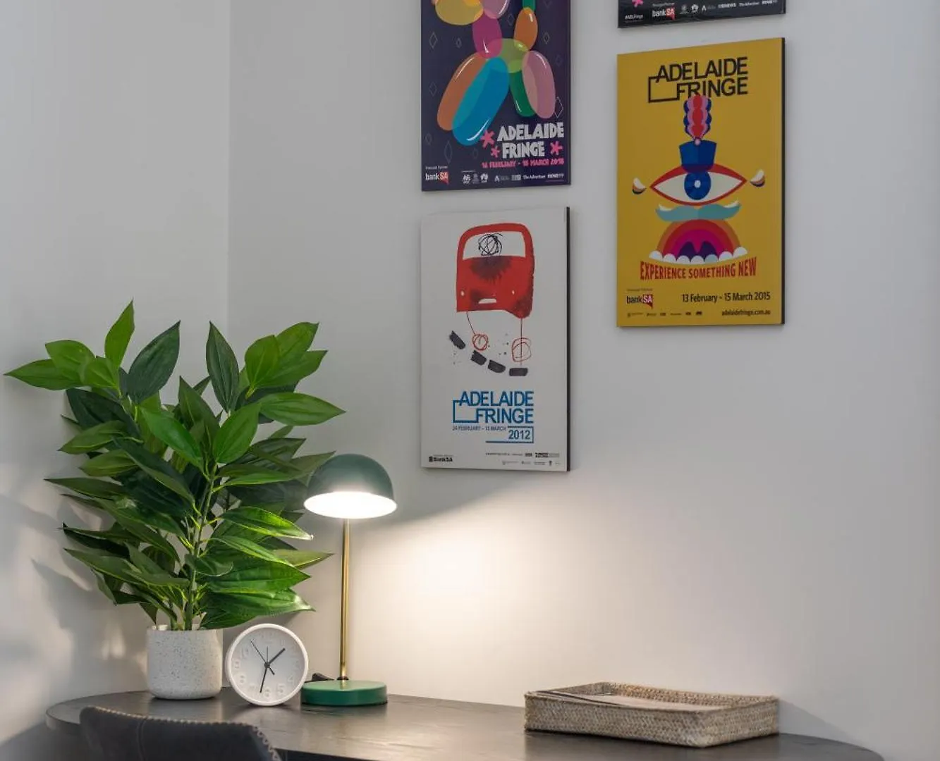 Artful Escape On York - 2X Carpark, Wifi, East End Apartment Adelaide